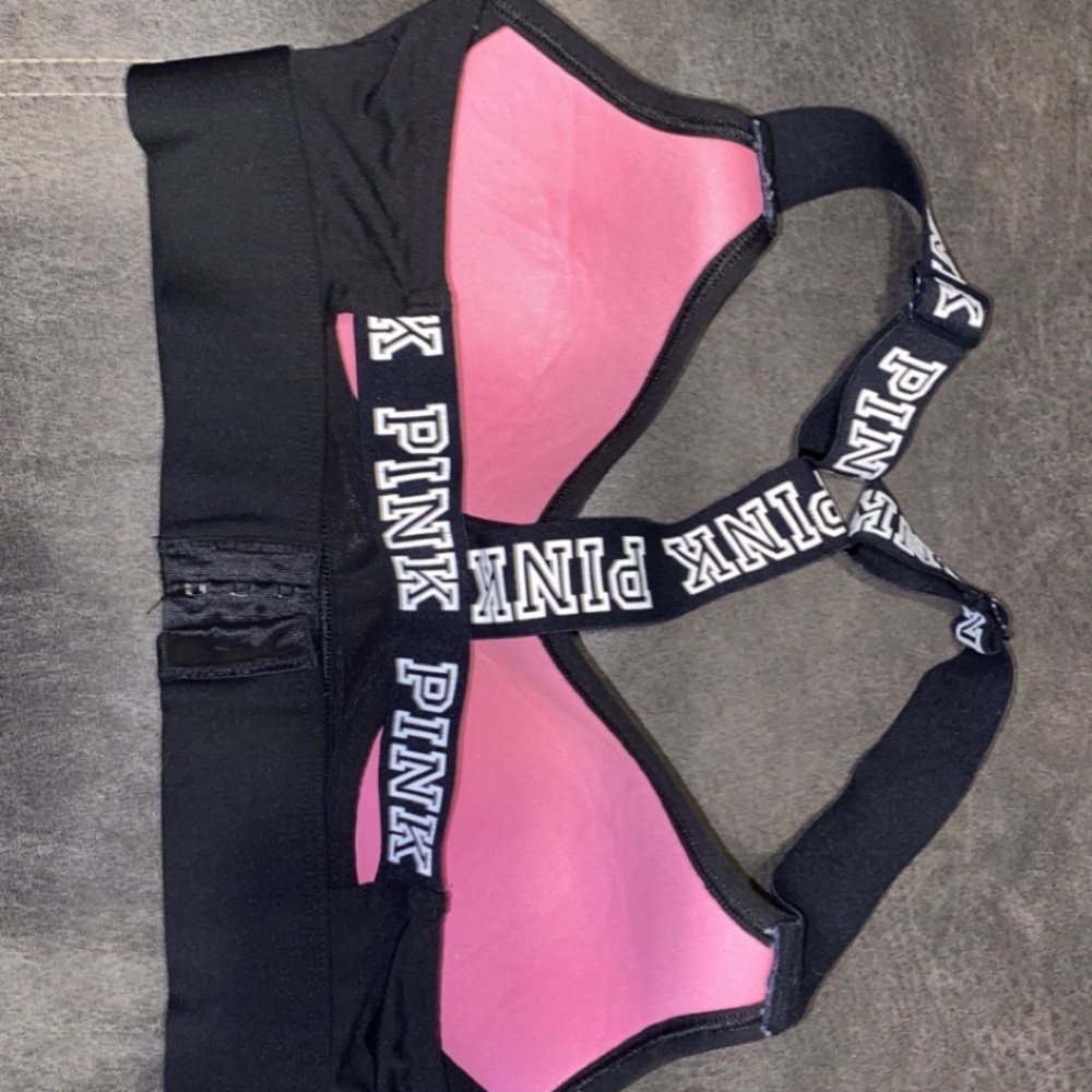 Sports bras - Picture 2 of 4